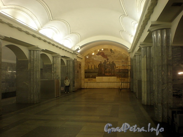 Станция метро «Балтийская». Перронный зал. Фото февраль 2010 г.