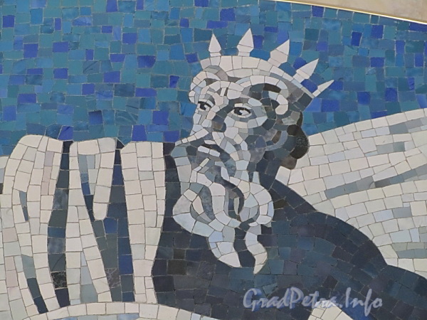 Станция метро «Адмиралтейская». Фрагмент мозаики «Нептун». Фото 29 декабря 2011 г.