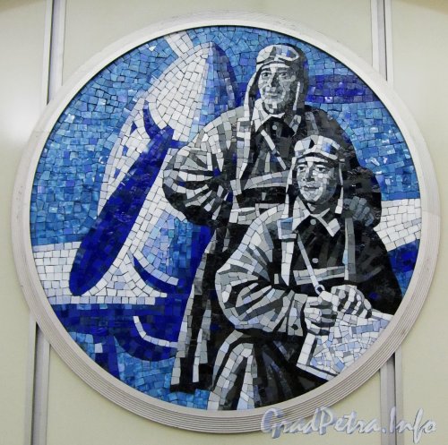 Станция метро «Комендантский проспект». Мозаичный медальон из серии «Летчики-герои». Фото апрель 2012 года.