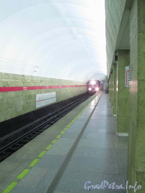 Станция метро «Выборгская». Перрон. Фото 30 октября 2012 г.