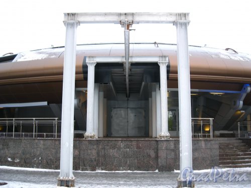 Станция метро «Горьковская». Технический проем наземного павильона. Фото 2 февраля 2013 г.