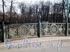Фрагмент ограды Нижнего Лебяжьего моста. Фото апрель 2009 г.