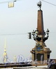 Обелиск Троицкого моста со стороны Суворовской площади. Фото март 2005 г.