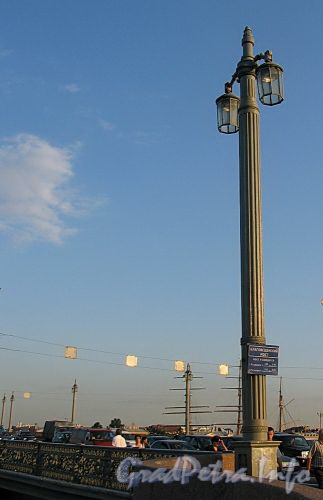 Фонарь Благовещенского моста. Фото июль 2009 г.