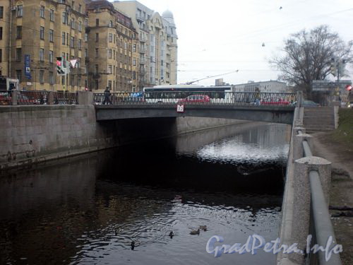 Петропавловский мост через реку Карповку. Фото декабрь 2009 г.
