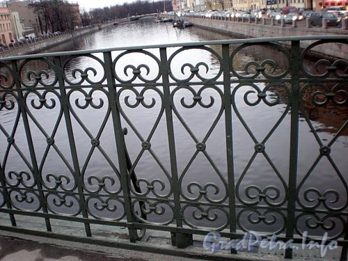Фрагмент ограды моста Белинского. Фото декабрь 2009 г.