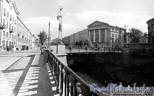 Вознесенский мост через канал Грибоедова. Фото конец 1950-х - начало 1960-х гг. (из архива ЦГАКФФД)