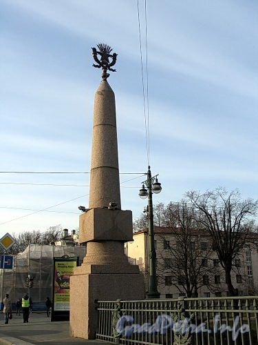 Каменноостровский мост. Обелиск. Фото апрель 2010 г.