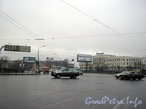 Комаровский мост через р. Охта.