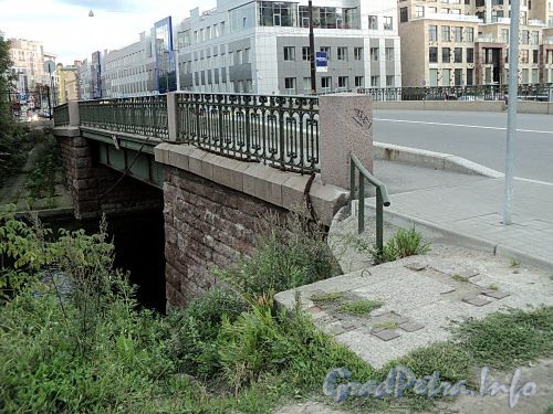 Барочный мост через реку Карповку. Фото сентябрь 2010 г.