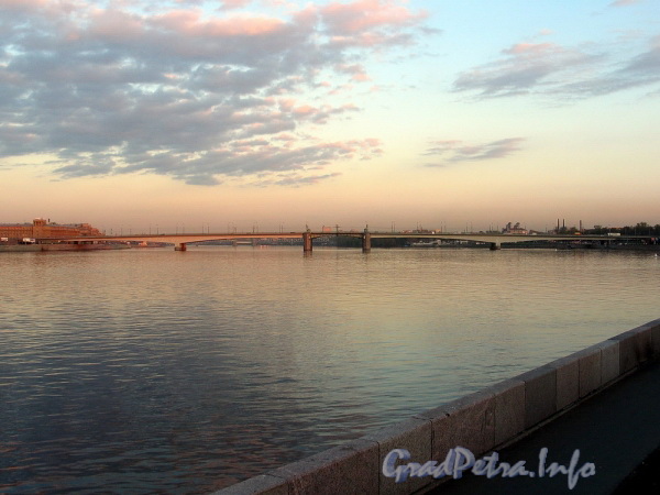 Мост Александра Невского. Вид от Синопской набережной. Фото май 2011 г.