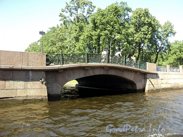 Нижний Лебяжий мост через Лебяжью канавку. Фото июнь 2011 г.