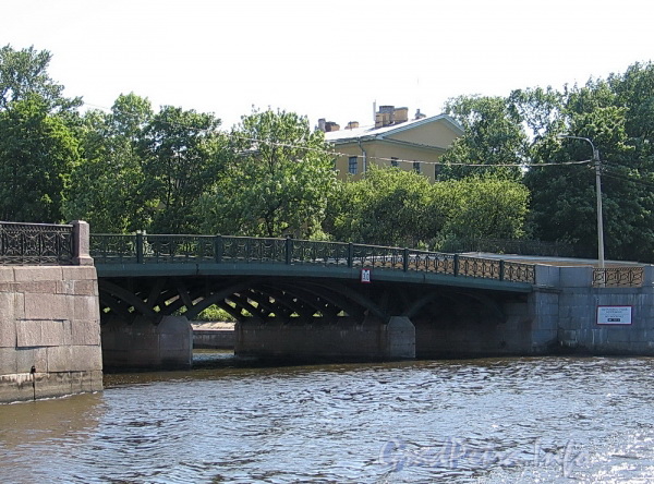 Матисов мост через реку Пряжку. Фото июнь 2011 г.