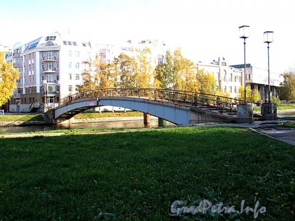 4-йждановский пешеходный мост через рекуждановку. Фото октябрь 2011 г.