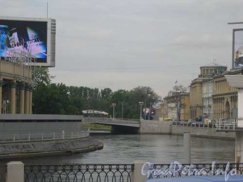 Ждановский мост. Вид с Большого пр. П.С. Фото 26 июня 2012 г.