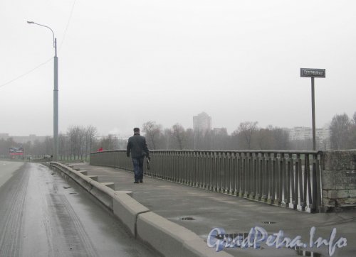 Северный мост. Пешеходная часть Северного моста. Фото ноябрь 2012 г.