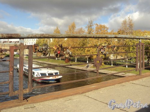 4-йждановский мост. Фрагмент ограды моста. Фото октябрь 2011 г.