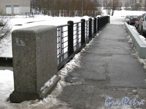 Пешеходная часть Клочкова моста. Фото февраль 2013 г.