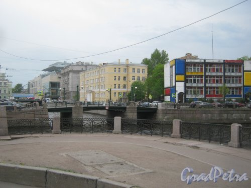 Матвеев мост. Вид со стороны дома 7 по пл. Труда. Фото 17 мая 2013 г.