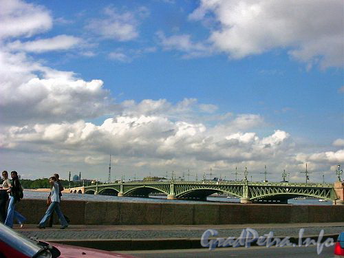 Троицкий мост. Вид от Дворцовой набережной. Фото июль 2004 г.