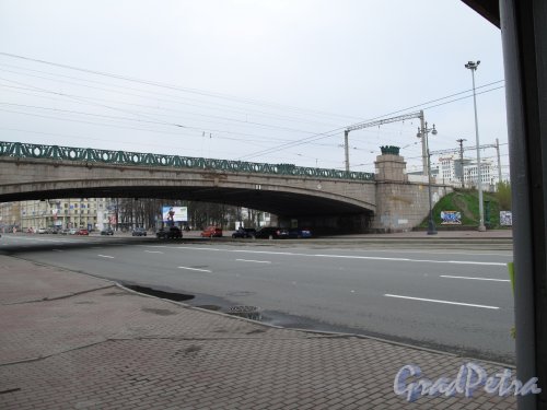 Мост Окружной железной дороги через Московский пр. около завода «Электросила». Фото май 2013 г.