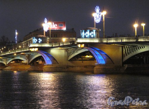 Благовещенский мост. В новогоднем освещении. Фото январь 2014 г. 