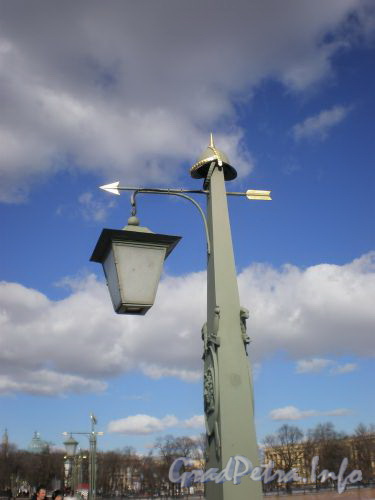 Торшер с фонарем Иоанновского моста. Фото 2008 г.