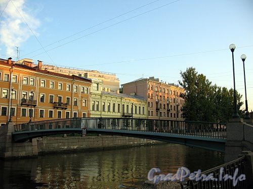 Коломенский пешеходный мост через канал Грибоедова. Фото август 2009 г.