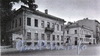 Дома 68 и 70 по Синопской набережной. Фото 2001 г. (из книги «Историческая застройка Санкт-Петербурга»)