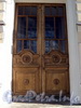 Английская наб., д. 20. Дверь правого подъезда. Фото июнь 2010 г.