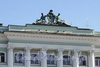 Дворцовая наб., д. 36. Здание Малого Эрмитажа. Скульптурная группа на аттике здания. Фото июнь 2010 г.