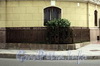 Наб. Кутузова, д. 22 / Гагаринская ул., д. 2. Палисадник на углу дома. Фото сентябрь 2010 г.