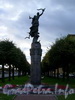 Памятник 300-летию Российского флота на Петровской набережной. Фото сентябрь 2004 г.