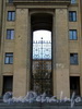 Петровская наб., д. 8. Фрагмент центральной части фасада. Фото октябрь 2010 г.