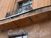 Наб. реки Карповки, д. 30. Фрагмент фасада здания. Фото март 2011 г.