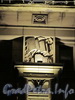 Петровская наб., д. 8. «Дом моряков» в ночной подсветке. Барельефы. Фото 3 декабря 2011 г. 