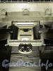 Петровская наб., д. 8. «Дом моряков» в ночной подсветке. Детали фасада. Фото 3 декабря 2011 г. 