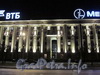 Петровская наб., д. 8. «Дом моряков» в ночной подсветке. Фрагмент фасада. Фото 3 декабря 2011 г. 
