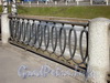 Фрагмент ограждения набережной Черной речки. Фото апрель 2010 г.