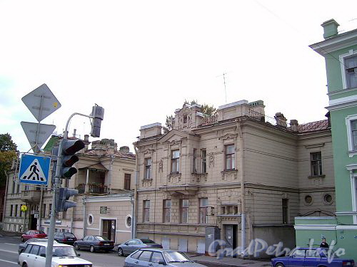 Петроградская наб., д. 8 (левый и средний корпус). Общий вид с Сампсониевского моста. Фото сентябрь 2004 г.
