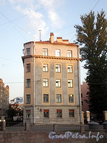 Наб. канала Грибоедова, д. 154 / Английский пр., д. 35. Вид на здание с набережной. Фото август 2009 г.