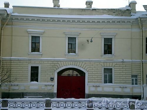 Наб. реки Мойки, д. 96. Здания Военной коллегии. Центральная часть фасада. Фото январь 2010 г.