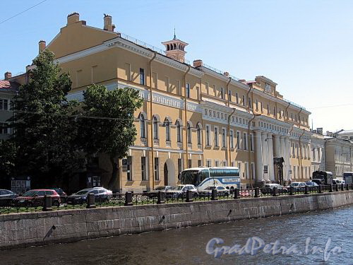 Наб. реки Мойки, д. 94. Юсуповский дворец. Общий вид. Фото июнь 2010 г.