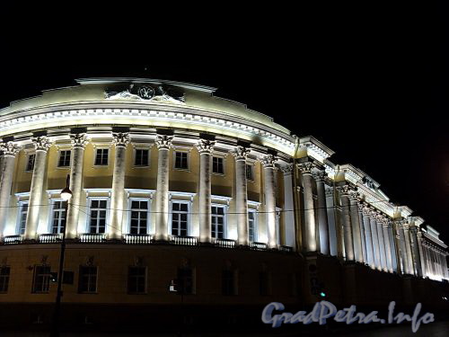 Английская наб., д. 2 / Сенатская пл., д. 1. Здание Сената (Конституционного суда). Ночная подсветка фасадов. Фото май 2010 г.
