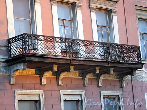 Английская наб., д. 66. Решетка балкона. Фото июнь 2010 г.