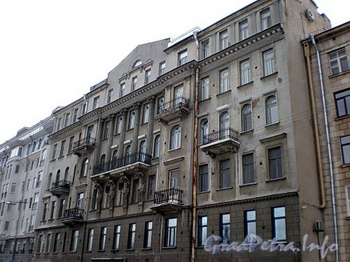 Наб. Мартынова, д. 6. Дом С. В. Ершовой. Фрагмент фасада. Фото декабрь 2009 г.