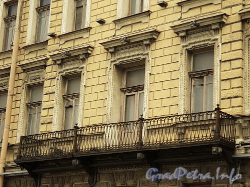 Наб. Кутузова, д. 6. Балкон. Фото сентябрь 2010 г.