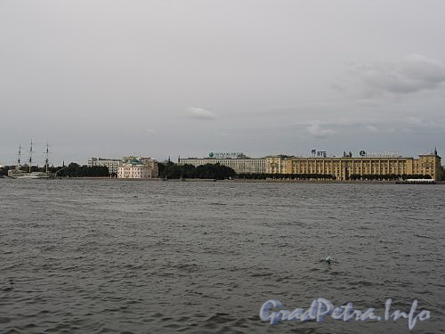 Петровская набережная. Вид с набережной Кутузова. Фото сентябрь 2010 г.