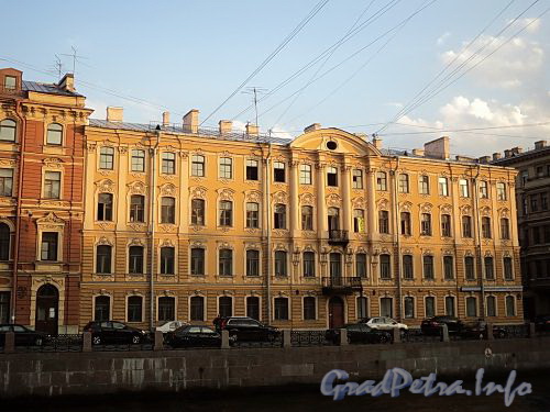 Наб. реки Мойки, д. 62 / пер. Гривцова, д. 2. Фасад по набережной. Фото август 2010 г.
