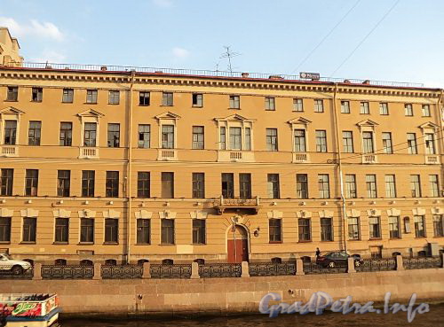 Наб. реки Мойки, д. 66 / пер. Антоненко, д. 2. Фасад по набережной. Фото август 2010 г.